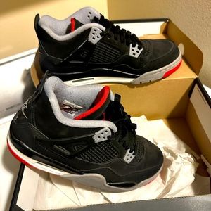 Air Jordan 4 Retro (GS) size 7Y black red n grey
